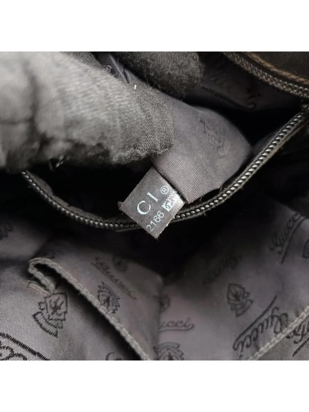 Gucci GG Supreme Messenger Black Leather
